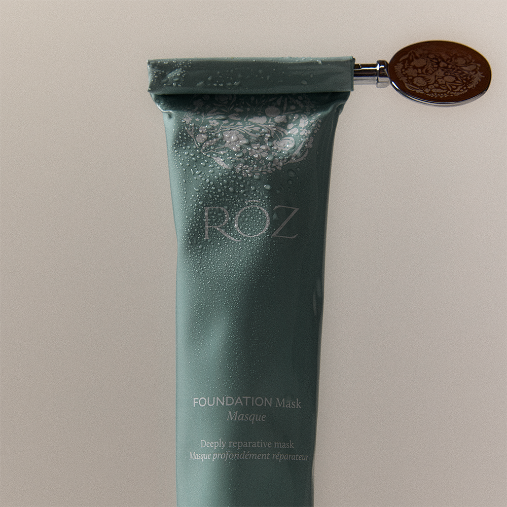 RŌZ-Foundation Mask-Hair-06_PDP_ROZ_FOUNDATIONMASK_LIFESTYLE-The Detox Market | 