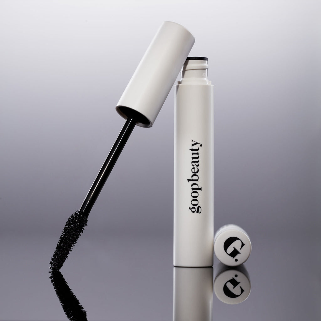 Goop-Featherlash Lifting Serum Mascara-Makeup-20240105BC_MASCARA_STILLS_SHOT-06_345-The Detox Market | 