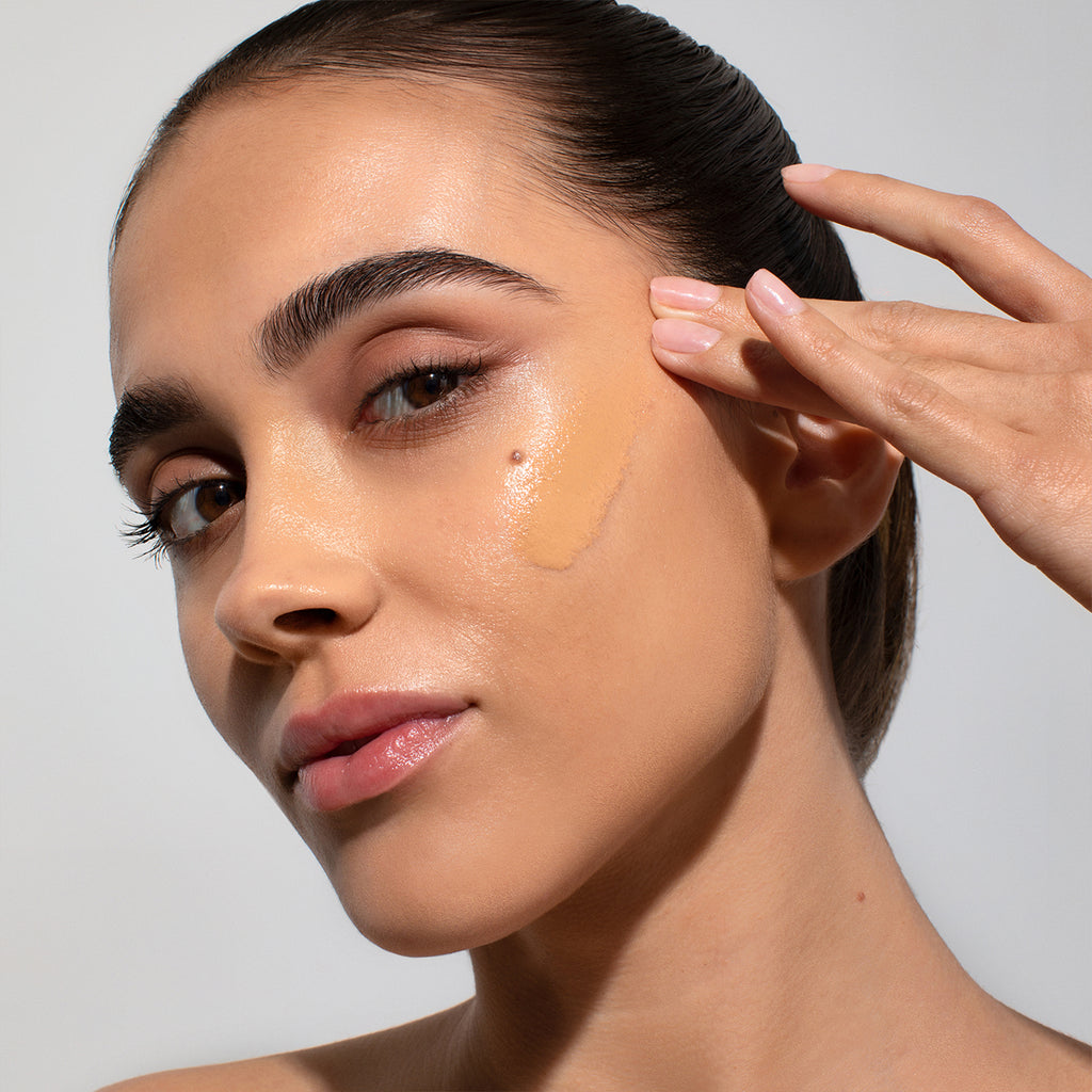 Odacite-Spf 50 Flex-Perfecting™ Mineral Drops Tinted Sunscreen-Sun Care-SPF50Tinted_model_2.5_swatch-The Detox Market | 2.5 - medium with golden undertones